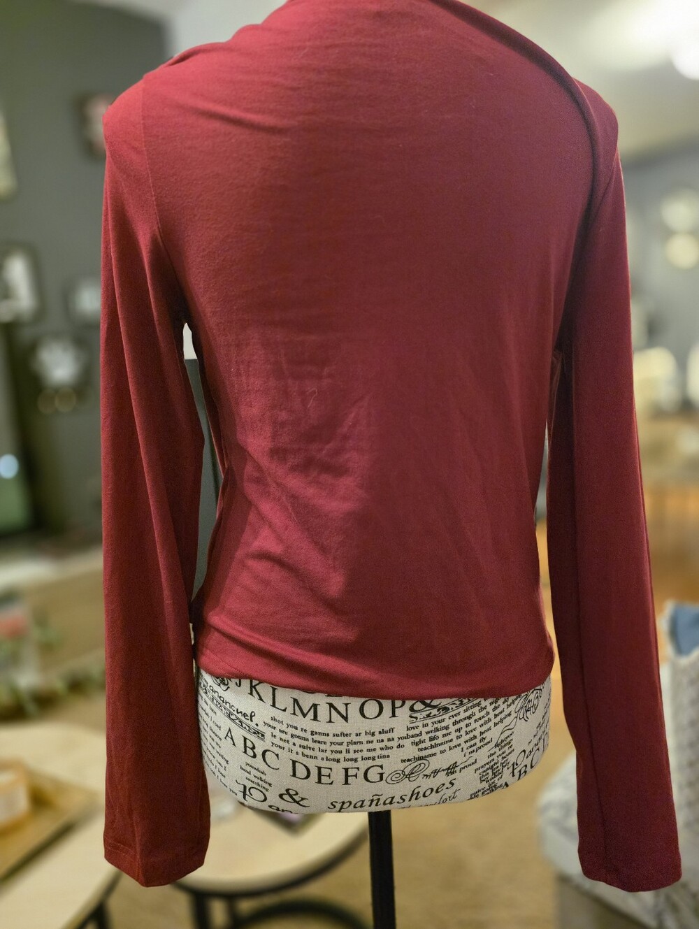 Red Button-Front Long Sleeve Cardigan - Picture 4 of 9